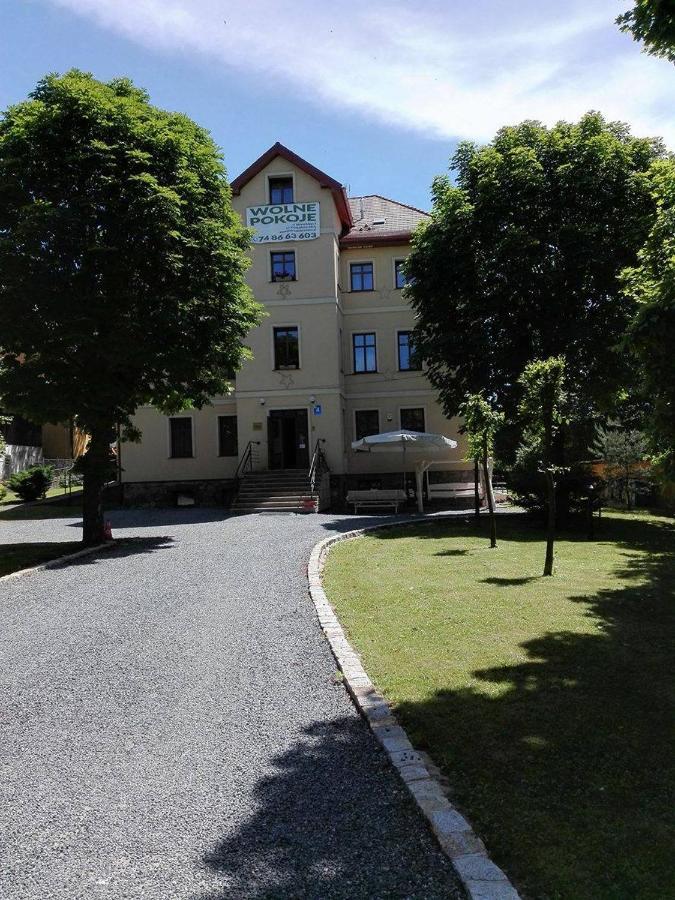 Willa Pod Gwiazdami & Spa Kudowa Zdroj Luaran gambar