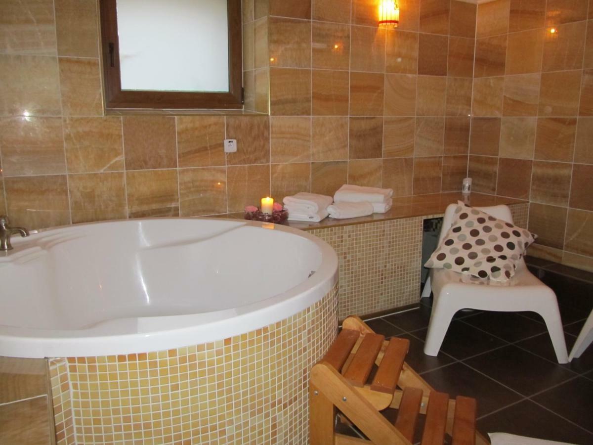 Willa Pod Gwiazdami & Spa Kudowa Zdroj Luaran gambar